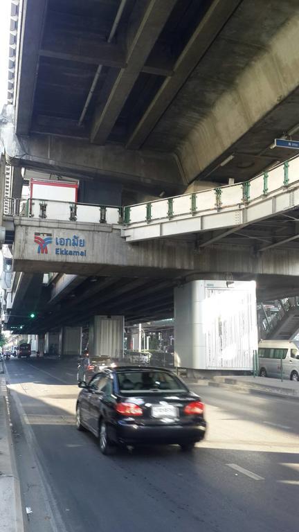 De Sky Sukhumvit Ekkamai Hotel Bangkok Eksteriør billede
