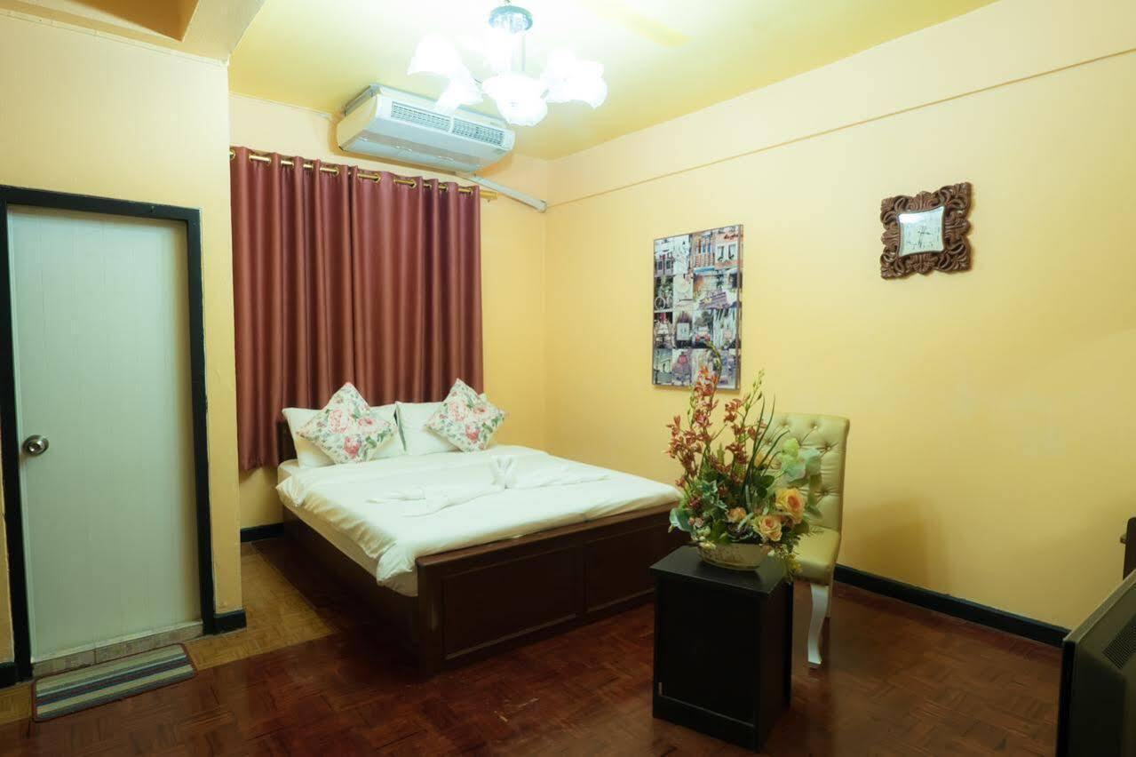 De Sky Sukhumvit Ekkamai Hotel Bangkok Eksteriør billede